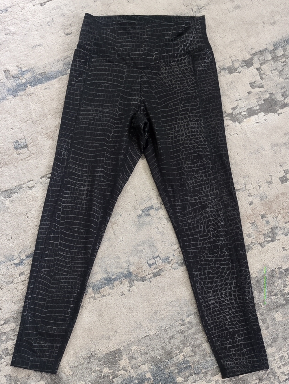 NEW | VS PINK Women's Workout Ultimate V Black Reptile Legging
